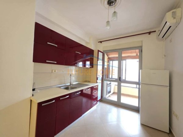 Tirane, jepet me qera apartament 2+1 Kati 7, 93 m² 430 € (YZBERISHT)