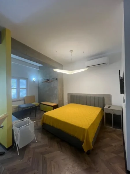 Shqiperi, jepet me qera garsonier Kati 2, 45 m² 550 € (Gjimnazi Petronini Luarasi)