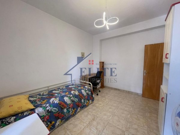 Tirane, jepet me qera apartament 3+1+Ballkon Kati 3, 140 m² 750 € (Blloku i Ambasadave)