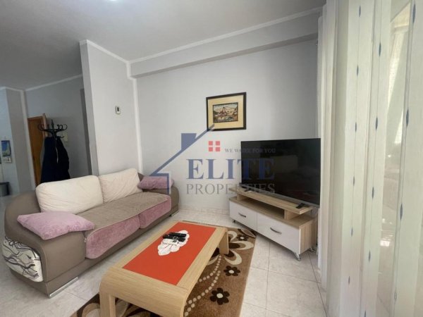 Tirane, jepet me qera apartament 3+1+Ballkon Kati 3, 140 m² 750 € (Blloku i Ambasadave)