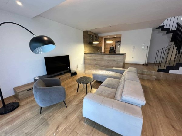 Tirane, jepet me qera Vile 3+1 Kati 3, 250 m² 2.350 € (olive grove rezidence)