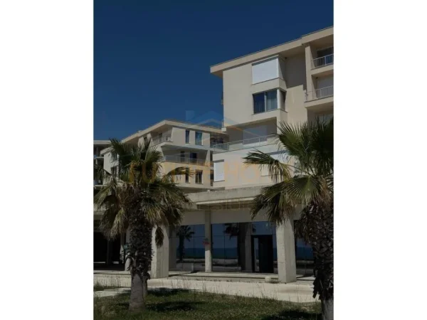 Durres, shitet apartament 3+1+Aneks+Ballkon Kati 3, 149 m² 450.000 € 