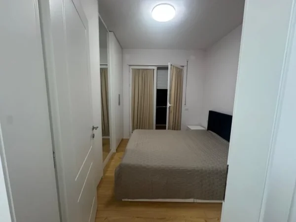 Tirane, jepet me qera apartament 1+1 Kati 2, 81 m² 550 € (Teodor Keko)