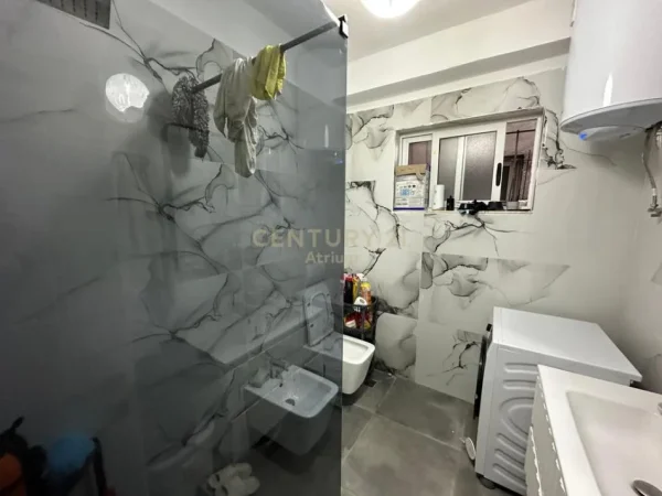 Tirane, shitet apartament 2+1 Kati 9, 90 m² 155.000 € (në zonën e Porcelanit Tek Uet)