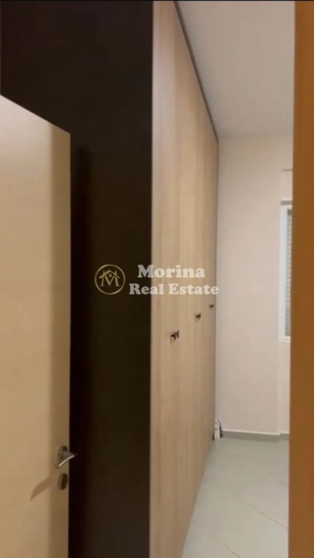 Tirane, jepet me qera apartament 1+1+Ballkon Kati 2, 105 m² 600 € (Liqeni i Thate)
