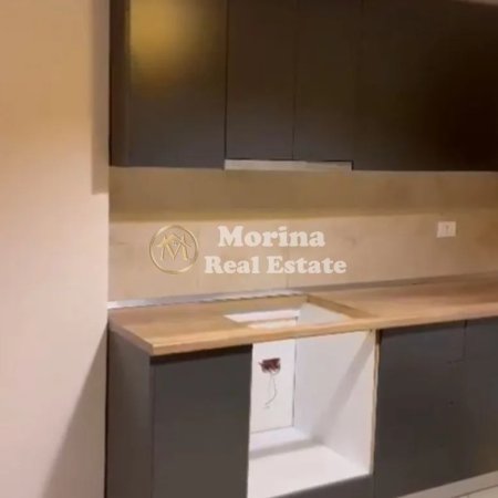 Tirane, jepet me qera apartament 1+1+Ballkon Kati 2, 105 m² 600 € (Liqeni i Thate)