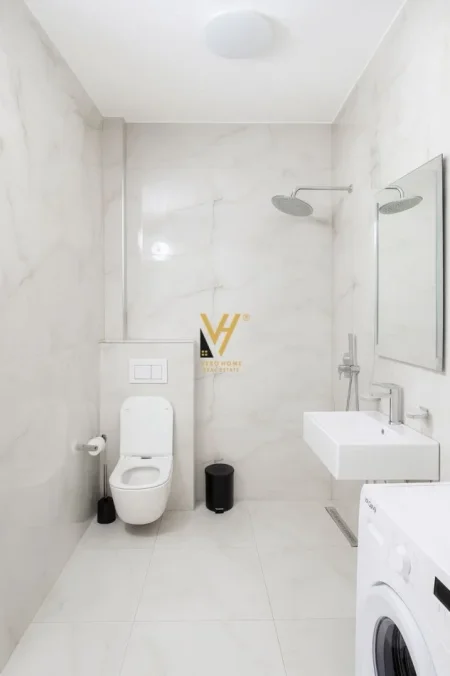 Durres, jepet me qera apartament 1+1+Ballkon Kati 4, 100 m² 800 € (GOLEM)