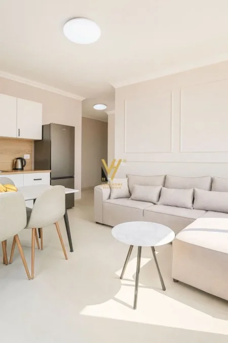 Durres, jepet me qera apartament 1+1+Ballkon Kati 4, 100 m² 800 € (GOLEM)