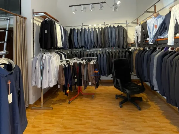 Tirane, jepet me qera ambjent biznesi Kati 0, 20 m² 50.000 € (NDODHET PRANE KARBURANT GAZHELI, ZOGU I ZI)