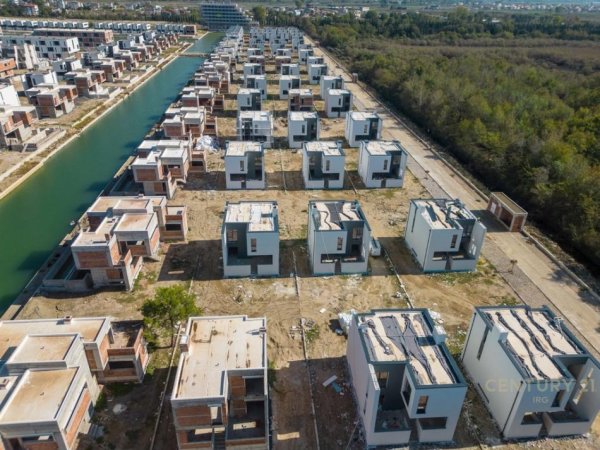 Durres, shitet apartament 2+1+Aneks+Ballkon Kati 3, 131 m² 299.000 € (Gjiri i Lalezit)