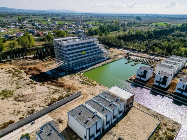 Durres, shitet apartament 2+1+Aneks+Ballkon Kati 3, 131 m² 299.000 € (Gjiri i Lalezit)