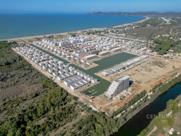 Durres, shitet apartament 2+1+Aneks+Ballkon Kati 3, 131 m² 299.000 € (Gjiri i Lalezit)