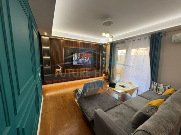 Tirane, shitet apartament 2+1+Ballkon Kati 1, 100 m² 178.000 € (Yzberisht)