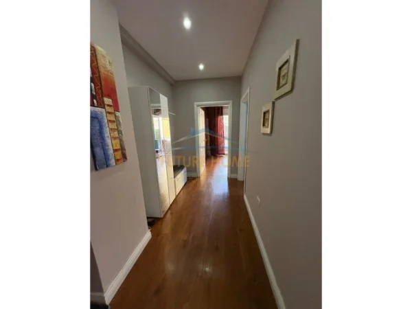 Tirane, shitet apartament 2+1+Ballkon Kati 1, 100 m² 178.000 € (Yzberisht)