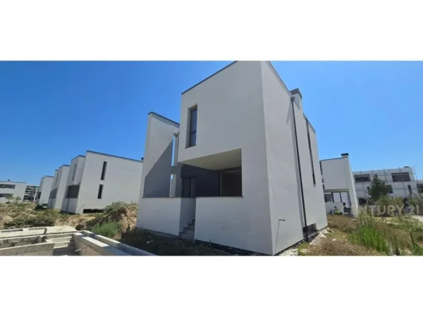 Durres, shitet Vile 3 Katshe Kati 3, 294 m² 800.000 € (Gjiri i Lalezit)