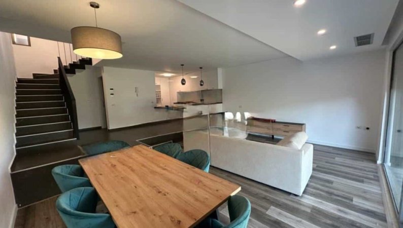 Tirane, jepet me qera Vile 3+1 Kati 3, 250 m² 2.350 € (olive residence)