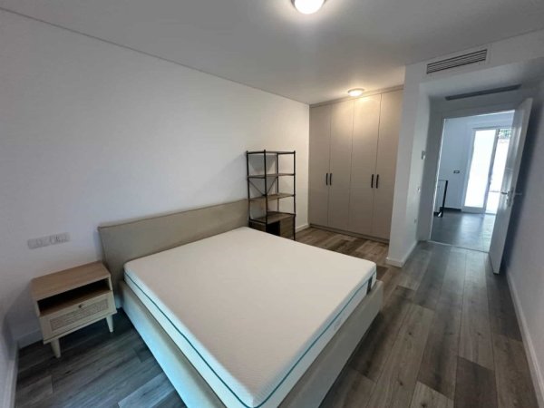 Tirane, jepet me qera Vile 3+1 Kati 3, 250 m² 2.350 € (olive residence)