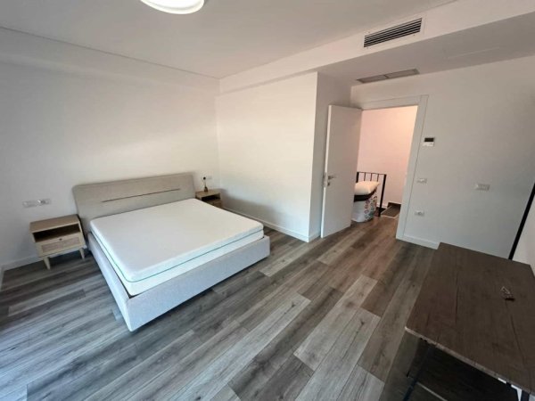 Tirane, jepet me qera Vile 3+1 Kati 3, 250 m² 2.350 € (olive residence)