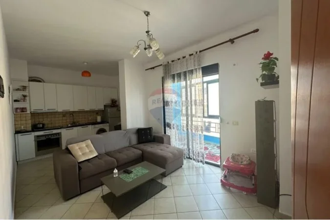 Tirane, shitet 1+1 , 67 m² 