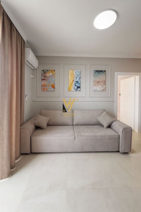 Durres, jepet me qera apartament 1+1+Ballkon Kati 4, 88 m² 700 € (GOLEM)