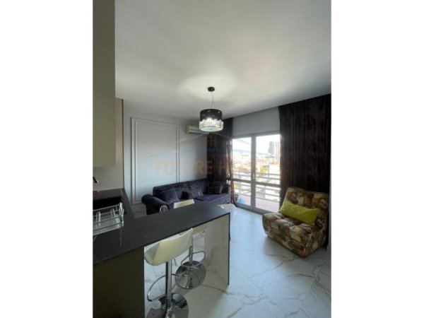 Tirane, jepet me qera apartament 1+1+Ballkon Kati 9, 60 m² 700 € (Don Bosko)
