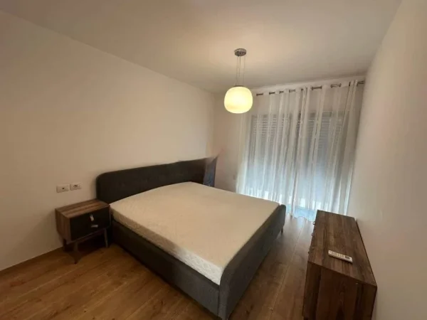 jepet me qera Vile 2+1 Kati 2, 250 m² 1.550 € (mullet)