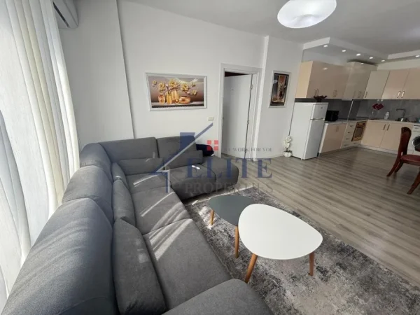 Tirane, jepet me qera apartament 2+1+Ballkon Kati 6, 90 m² 700 € (Rruga Dritan Hoxha)