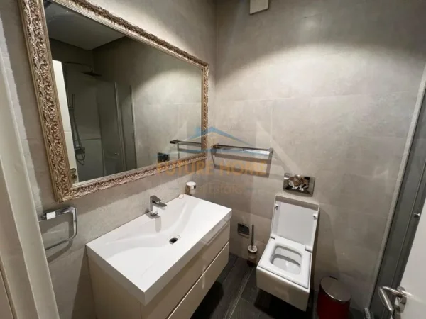 Tirane, jepet me qera apartament 3+1 Kati 7, 116 m² 1.000 € (RRUGA PANORAMA)