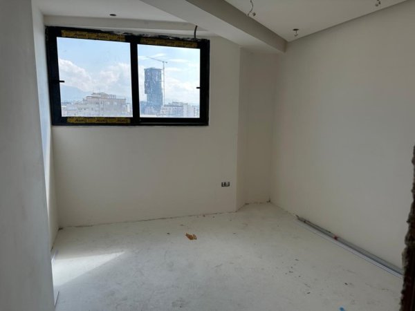Tirane, shitet apartament 2+1 Kati 8, 107 m² 260.000 € (107)