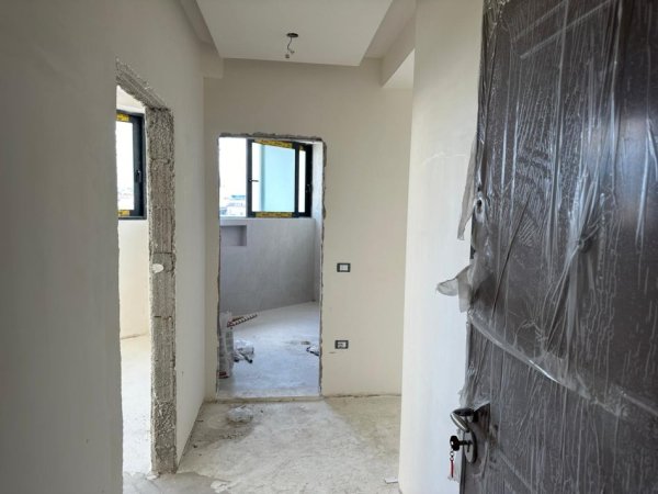 Tirane, shitet apartament 2+1 Kati 8, 107 m² 260.000 € (107)