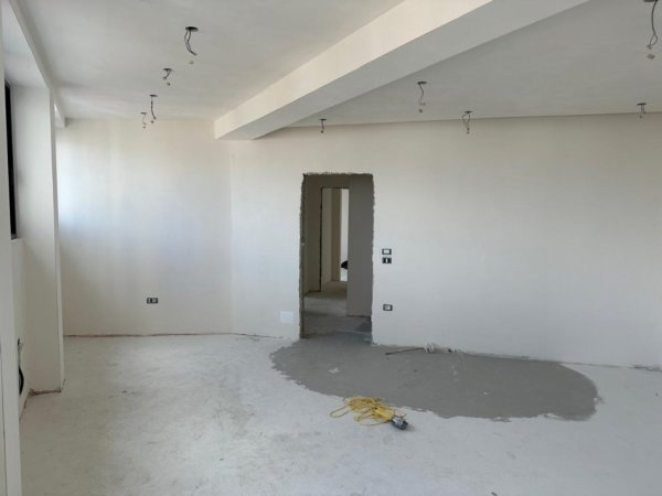 Tirane, shitet apartament 2+1 Kati 8, 107 m² 260.000 € (107)