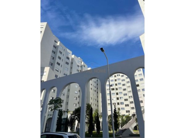 Tirane, jepet me qera apartament 2+1+Ballkon Kati 2, 117 m² 800 € (Rezidenca River)