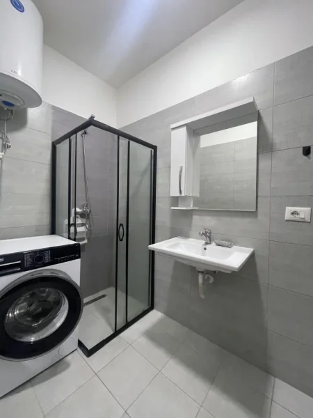 Tirane, jepet me qera apartament 2+1+Aneks+Ballkon , 850 € 