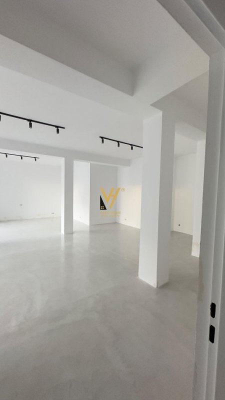 Tirane, jepet me qera apartament 1+1+Ballkon Kati 0, 75 m² 1.000 € (QENDER)