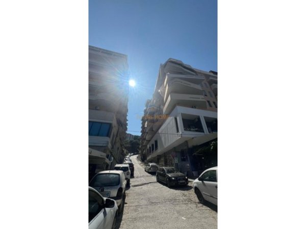 Vlore, shitet apartament 2+1 Kati 2, 101 m² 170.000 € (LUNGOMARE)