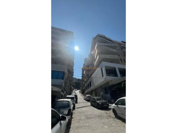 Vlore, shitet apartament 2+1 Kati 2, 101 m² 170.000 € (LUNGOMARE)