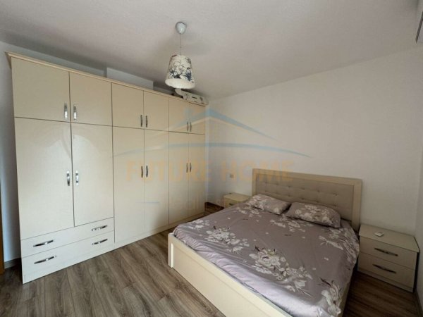 Tirane, jepet me qera apartament 2+1 Kati 8, 120 m² 700 € (Zogu I Zi)