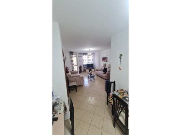 Tirane, jepet me qera apartament 2+1+Ballkon Kati 3, 106 m² 500 € (Don Bosko)