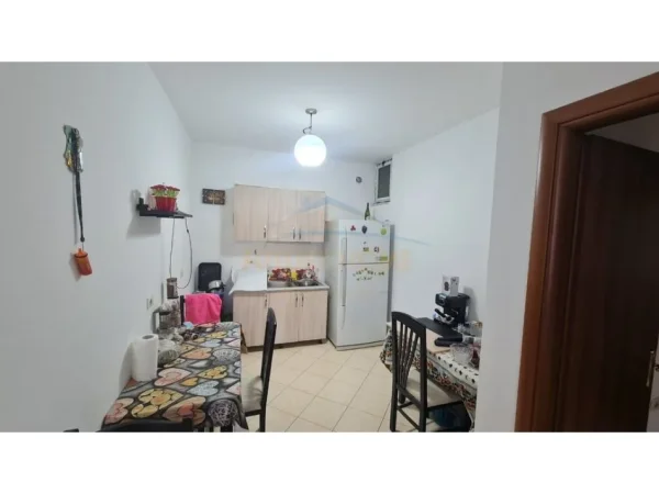 Tirane, jepet me qera apartament 2+1+Ballkon Kati 3, 106 m² 500 € (Don Bosko)