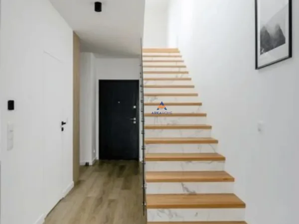 Tirane, jepet me qera zyre Kati 1, 230 m² 1.500 € (BRRYLI, RRUGA VLLAZËN HUTA)