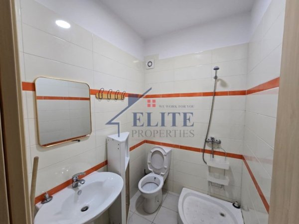 Tirane, jepet me qera apartament 2+1+Ballkon Kati 6, 100 m² 650 € (Fakulteti Ekonomik)
