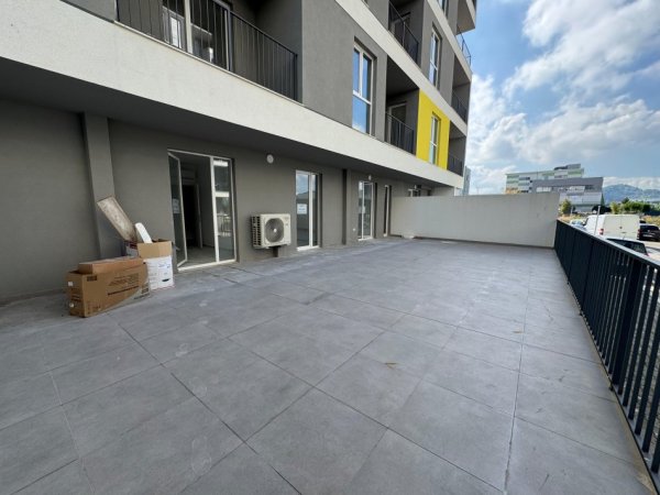 Tirane, jepet me qera apartament 2+1 Kati 1, 500 € 