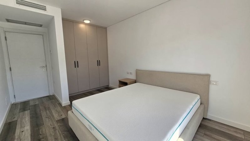 Tirane, jepet me qera Vile 2+1+Ballkon Kati 0, 2.300 € (Teg)