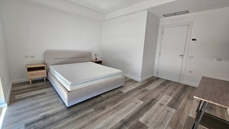 Tirane, jepet me qera Vile 2+1+Ballkon Kati 0, 2.300 € (Teg)