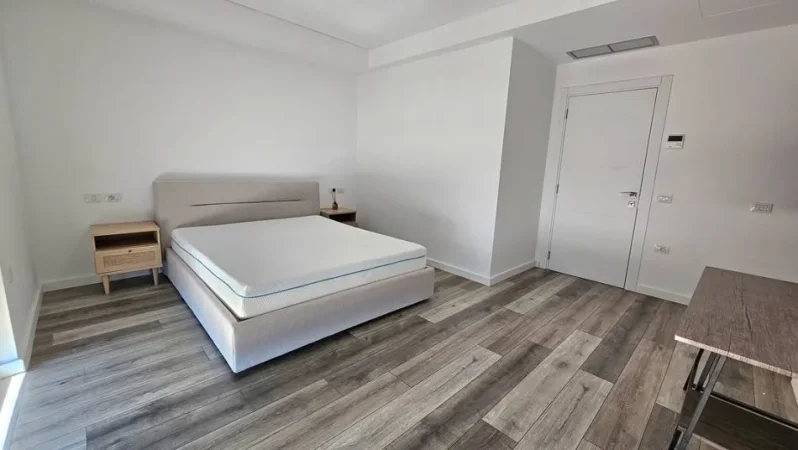 Tirane, jepet me qera Vile 2+1+Ballkon Kati 0, 2.300 € (Teg)