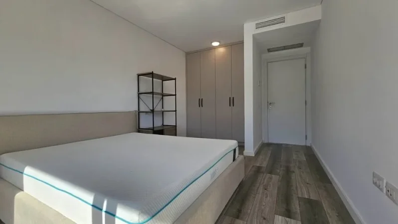 Tirane, jepet me qera Vile 2+1+Ballkon Kati 0, 2.300 € (Teg)