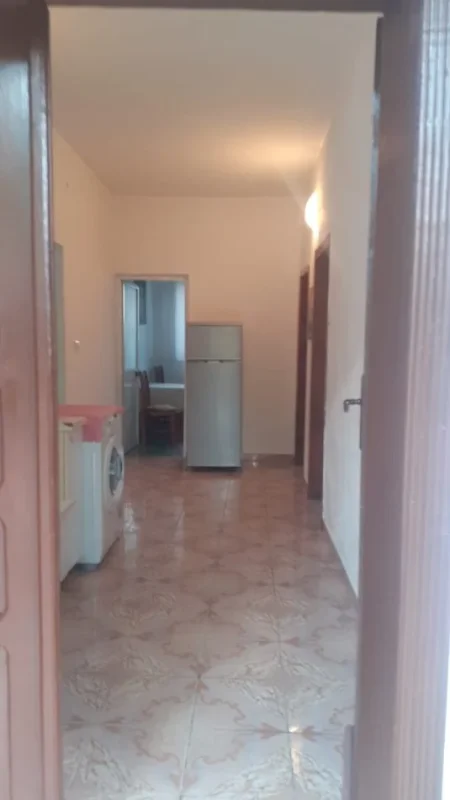 Tirane, jepet me qera apartament 1+1 Kati 1, 60 m² 300 € (selite)