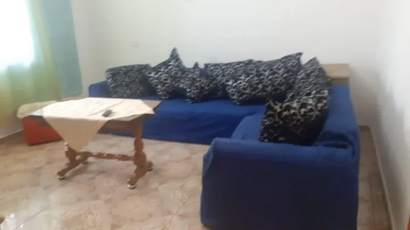 Tirane, jepet me qera apartament 1+1 Kati 1, 60 m² 300 € (selite)