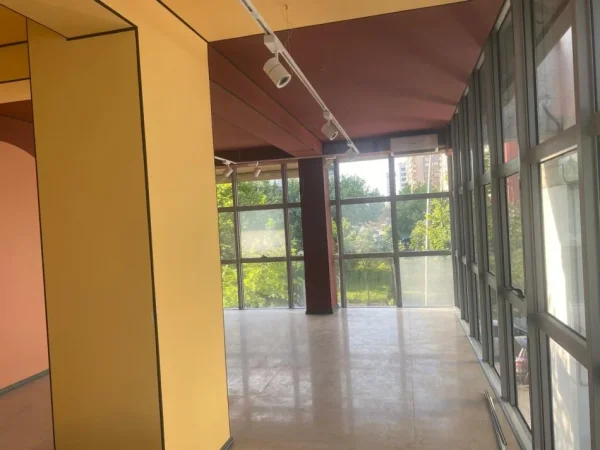 jepet me qera zyre Kati 1, 85 m² 1.000 € (ULEVARDI BAJRAM CURRI)