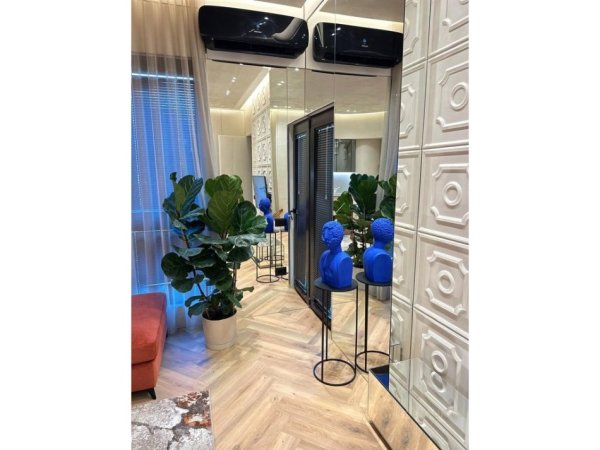 Tirane, jepet me qera apartament 1+1 Kati 6, 65 m² 1.000 € (Square 21)